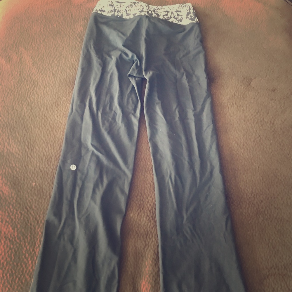 Lululemon yoga pants, size 4!  Like new!